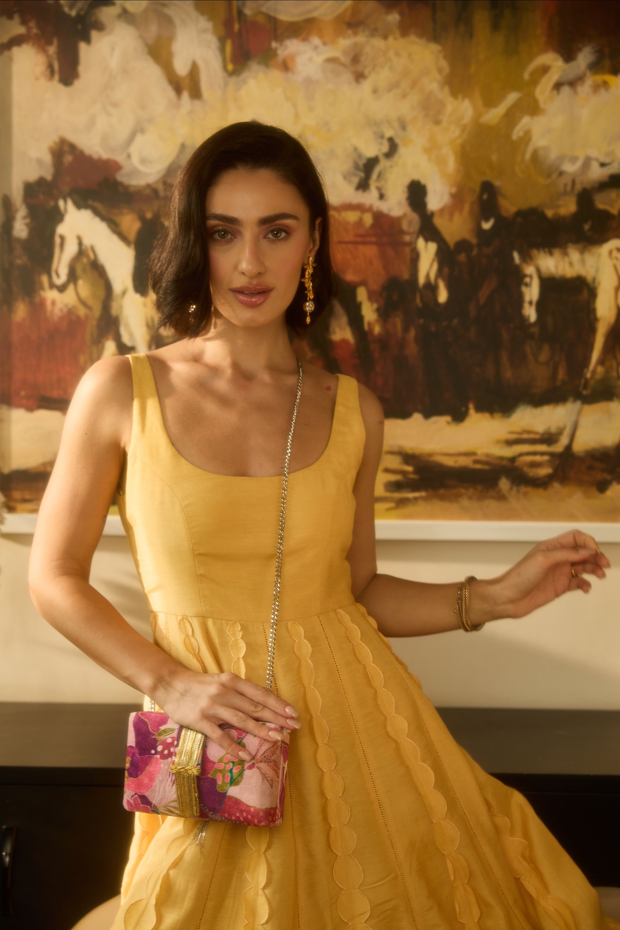 Petals fringe clutch